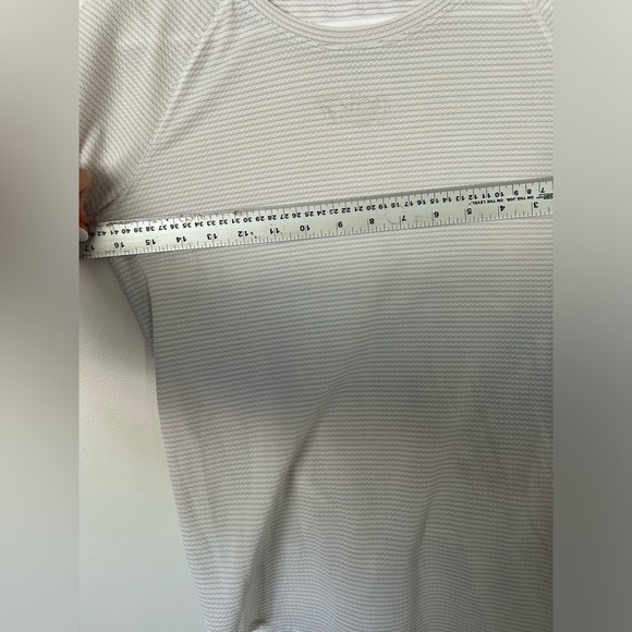 Lululemon Open Up Tie Back Tee Heathered White / White - Picture 7 of 10